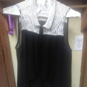 Sleeveless blouse